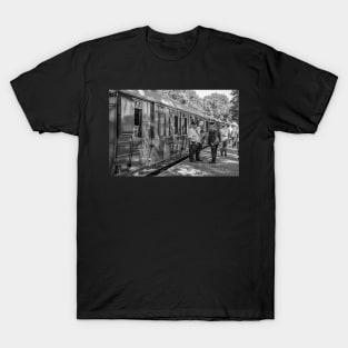 Train conductors on the platform of the Norfolk Poppy Line T-Shirt